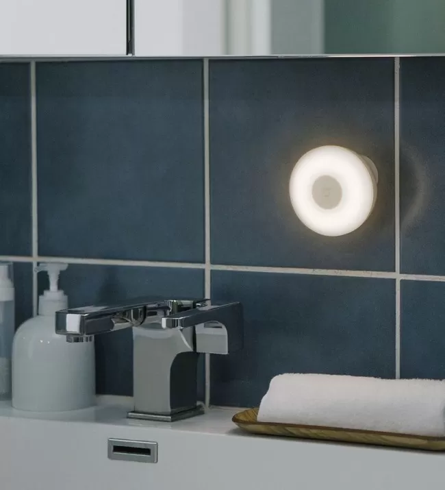 Пример использования ночника Xiaomi Mijia Night Light 2 Пример установки ночника Xiaomi Mijia Night Light 2