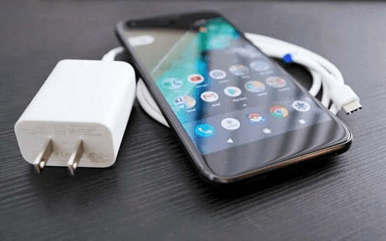 Смартфон Xiaomi с быстрой зарядкой Смартфон Сяоми с быстрой зарядкой