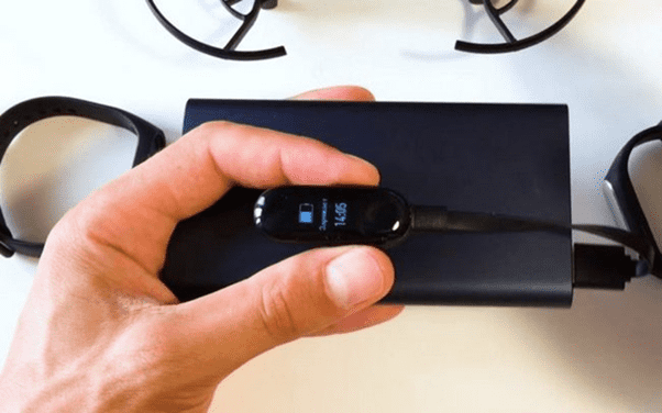 Подключение Xiaomi Mi Band 3 к внешнему аккумулятору Подключение фитнес-браслета Ксиаоми Ми Бэнд 3 к внешнему аккумулятору
