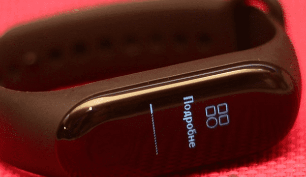 Пункт «Подробнее» в меню смарт-браслета Xiaomi Mi Band 3 Выбор меню пункта «Подробнее» в меню умного браслета Mi Band 3