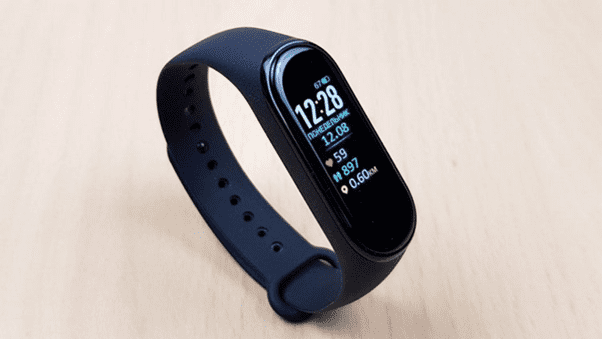 Экран фитнес-браслета Сяоми Ми Бэнд 4 Яркость дисплея Mi Band 4